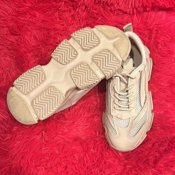 Steve Madden Womens Possession Shoes in Shade “Bone” (Beige) - Picture 7 of 11